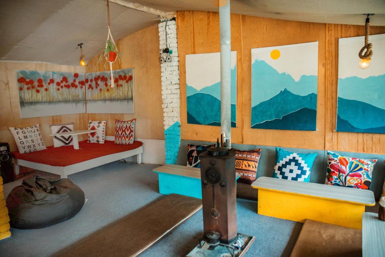 Young Monk Hostel & Cafe Old Manali المظهر الخارجي الصورة