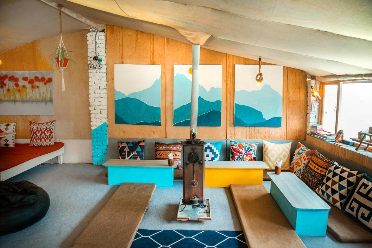 Young Monk Hostel & Cafe Old Manali المظهر الخارجي الصورة