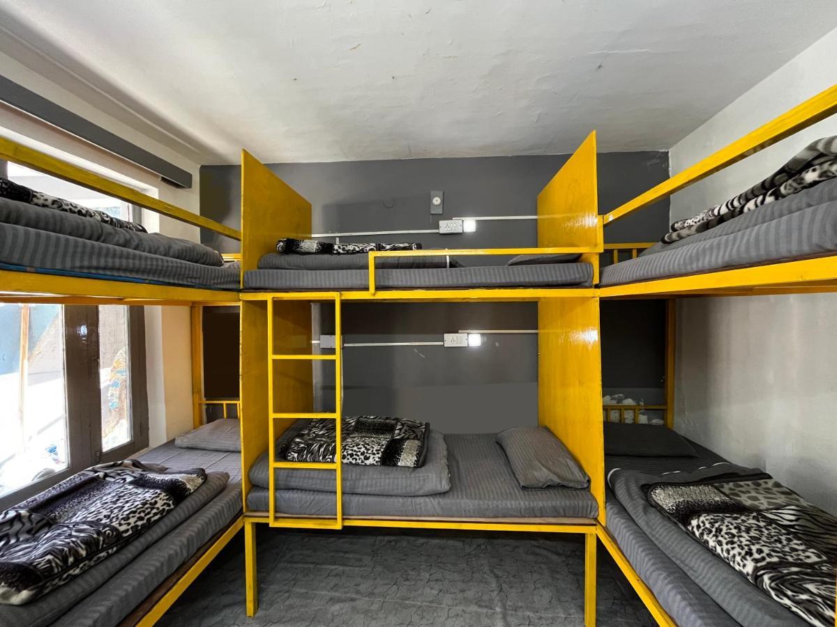 Young Monk Hostel & Cafe Old Manali المظهر الخارجي الصورة
